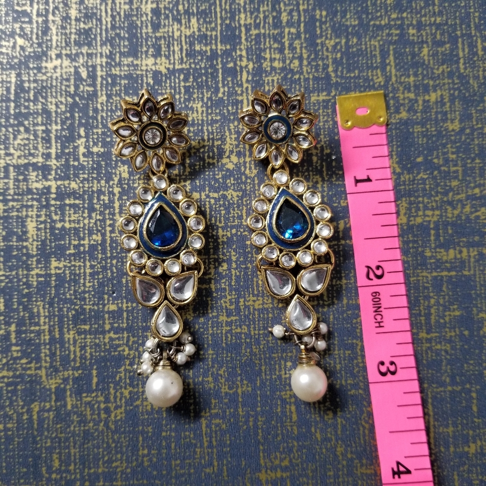 Indian Earrings with Kundan, Stone and Pearl work - Picture 6 of 8